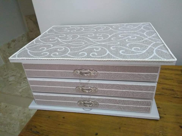 Caixa 3 Gavestas Com Divisórias Estampa Branca