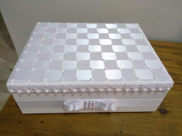 Caixa Sem Divisória Estampa Branca Quadriculada